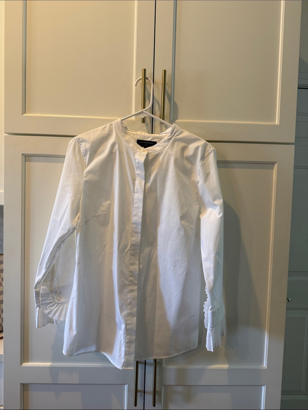 Banana Republic Factory White Button-Front Shirt with Pleated Cuffs Size 12